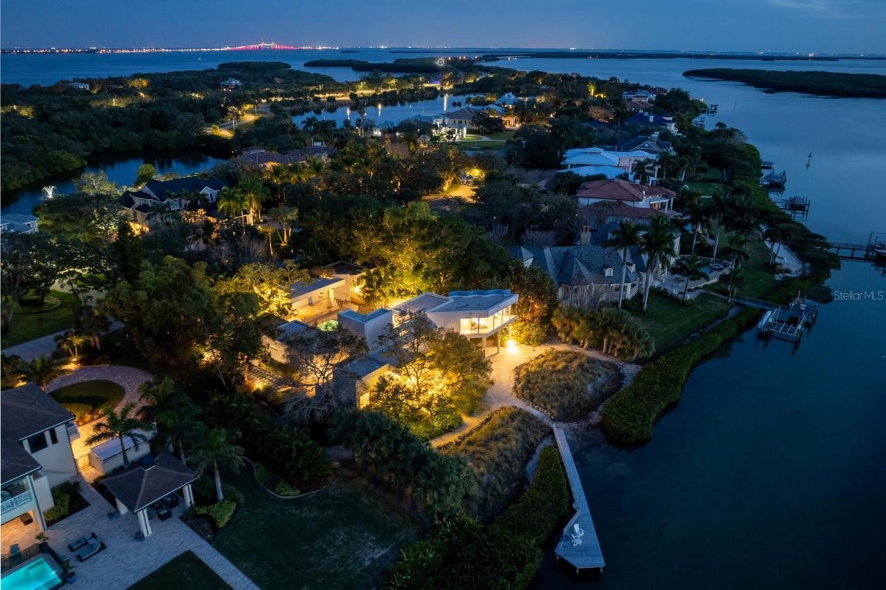 1761 Oceanview Drive, Saint Petersburg, FL 33715 Photo