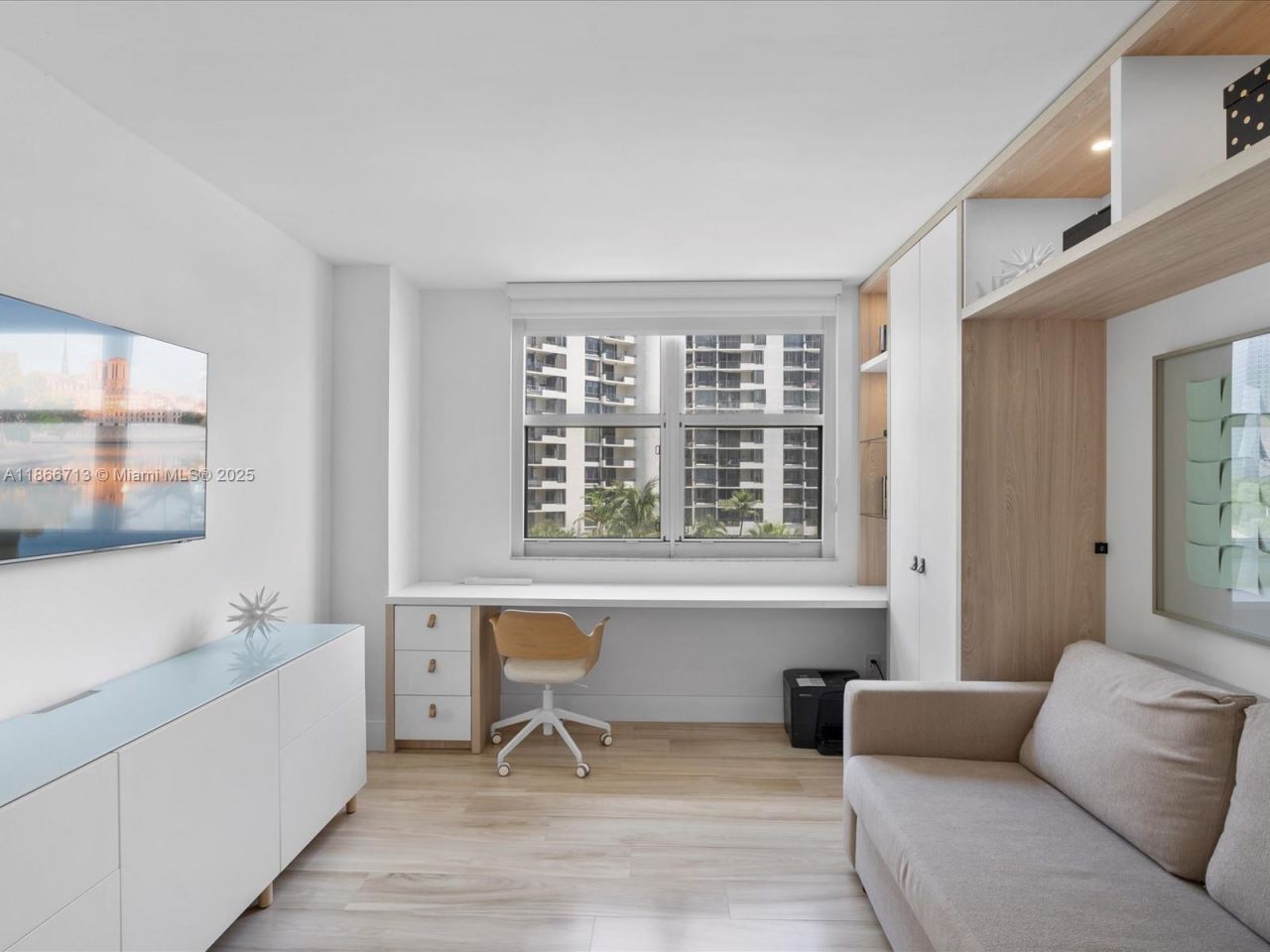 770 Claughton Island Dr, Unit 701, Miami, FL 33131 Photo