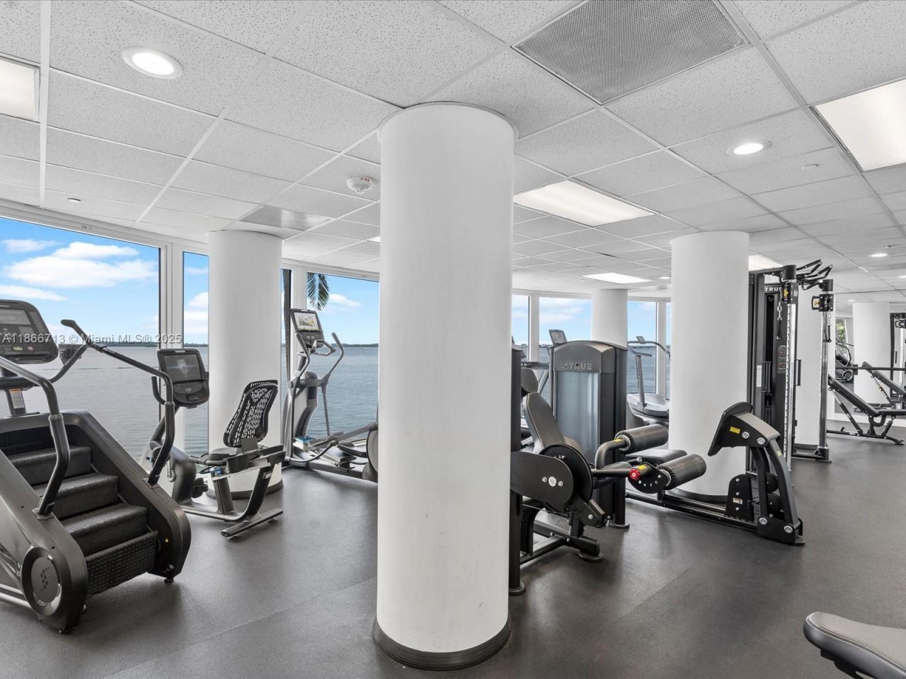 770 Claughton Island Dr, Unit 701, Miami, FL 33131 Photo