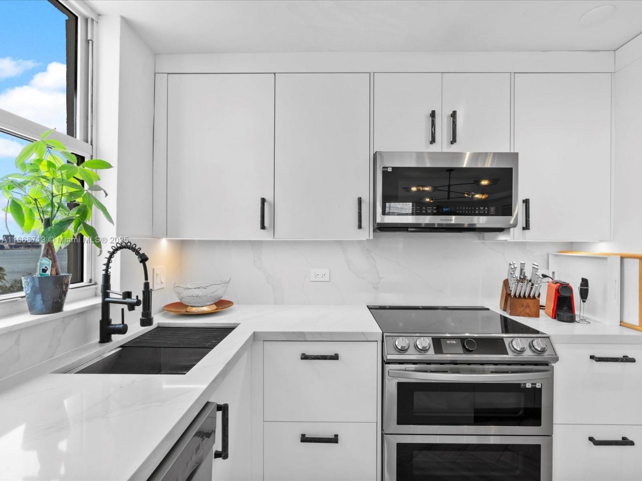 770 Claughton Island Dr, Unit 701, Miami, FL 33131 Photo