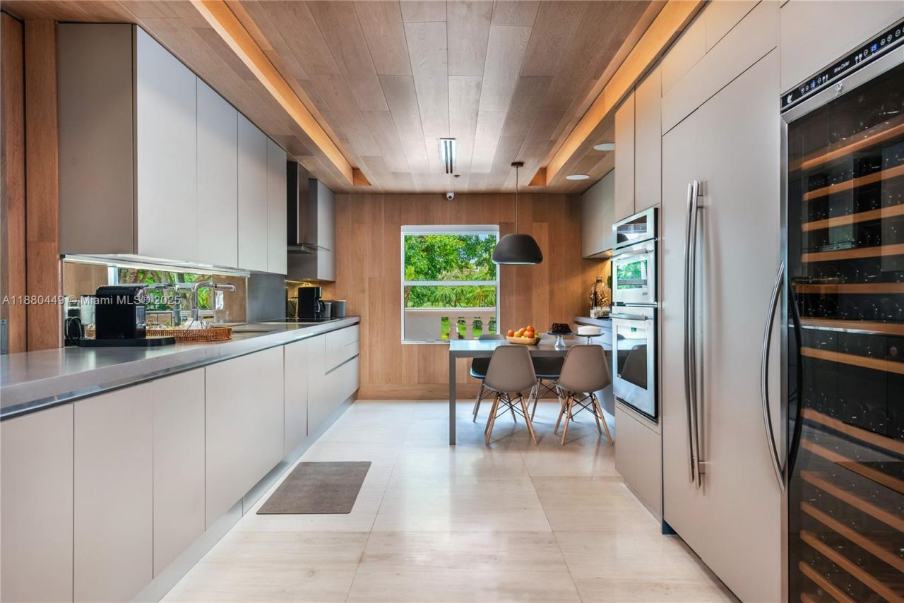 2514 Fisher Island Dr, Unit 6104, Miami Beach, FL 33109 Photo