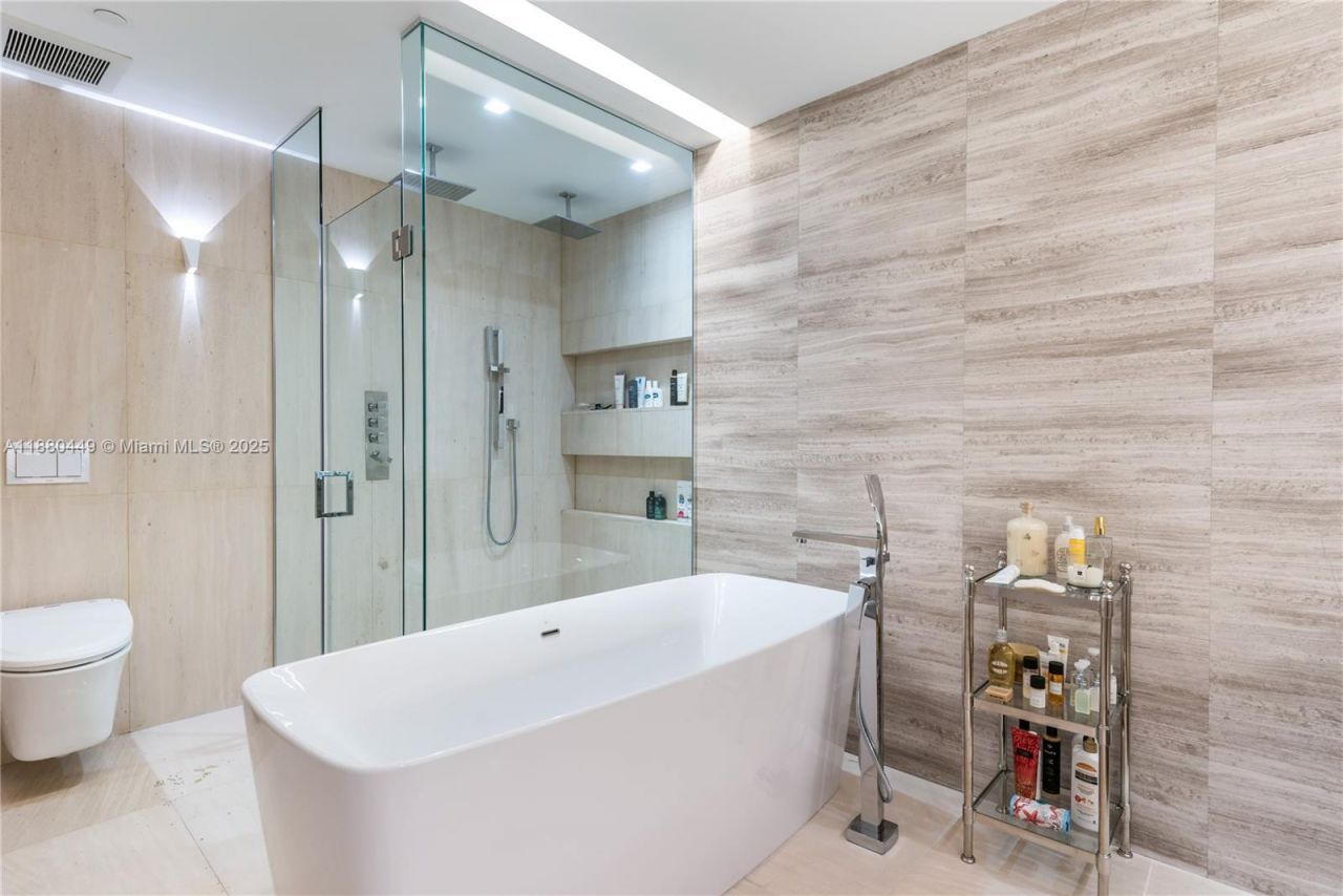 2514 Fisher Island Dr, Unit 6104, Miami Beach, FL 33109 Photo