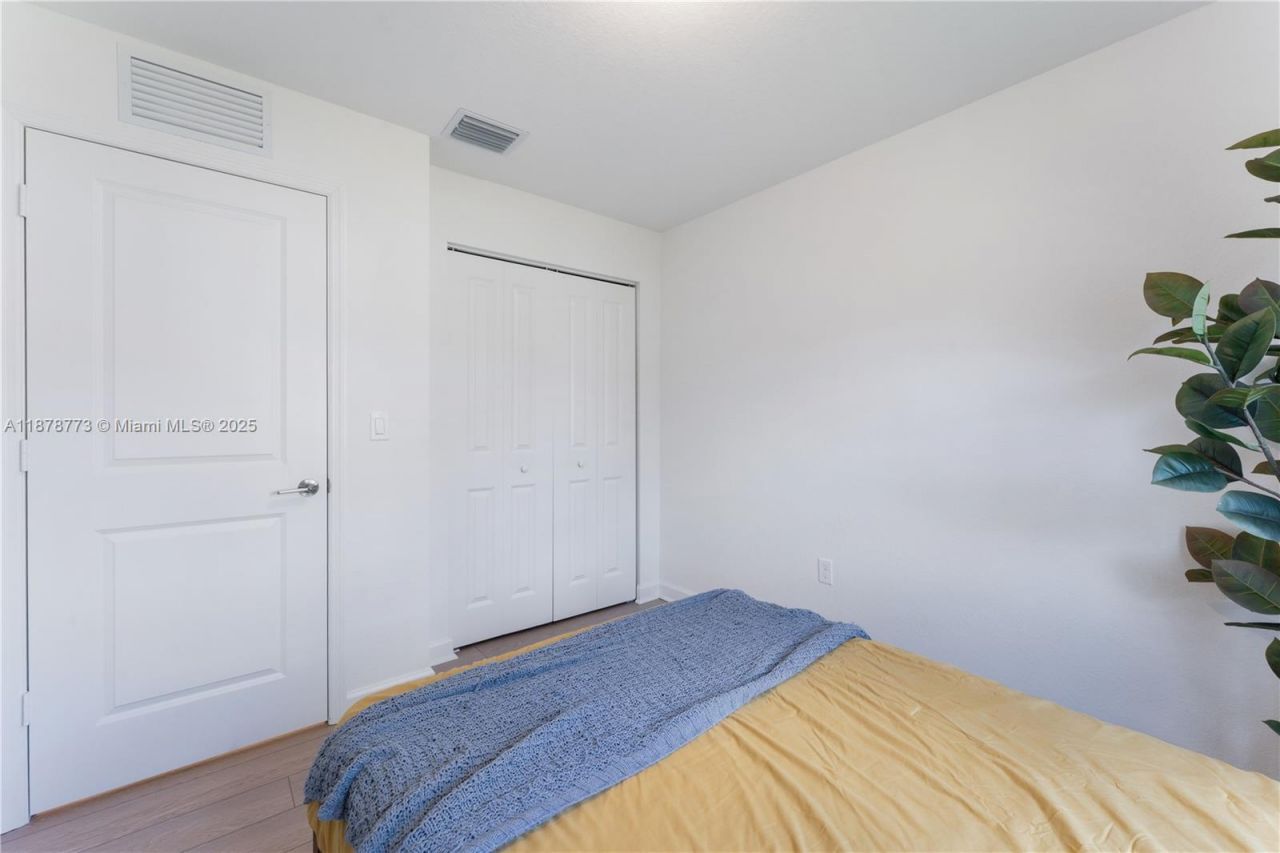 5025 SW 37th St, Pembroke Park, FL 33023 Photo