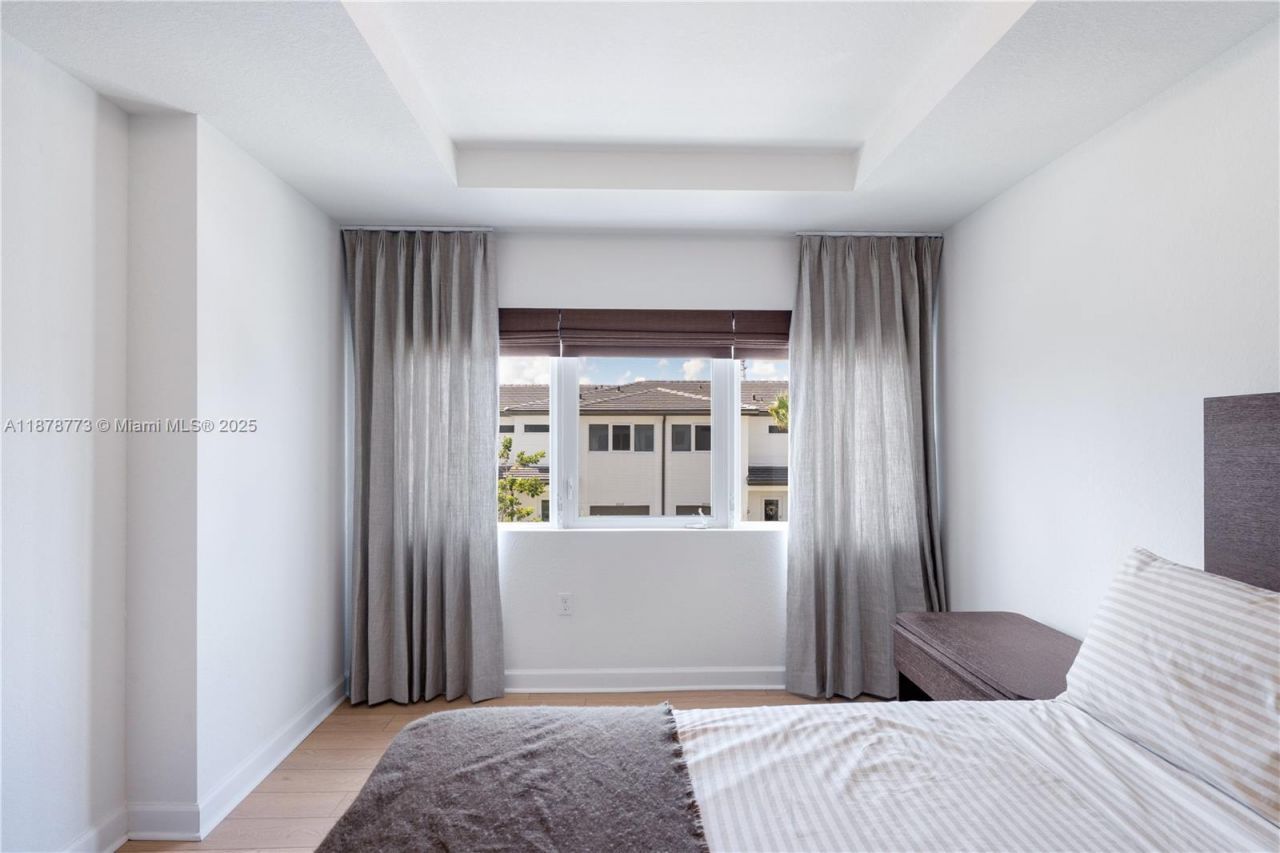 5025 SW 37th St, Pembroke Park, FL 33023 Photo