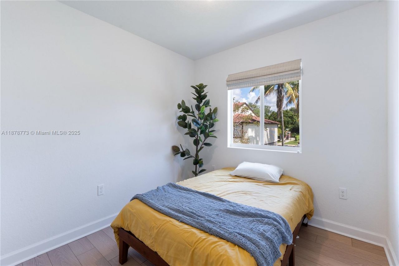 5025 SW 37th St, Pembroke Park, FL 33023 Photo