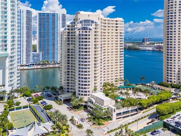 888 Brickell Key Dr, Unit 1807, Miami, FL 33131