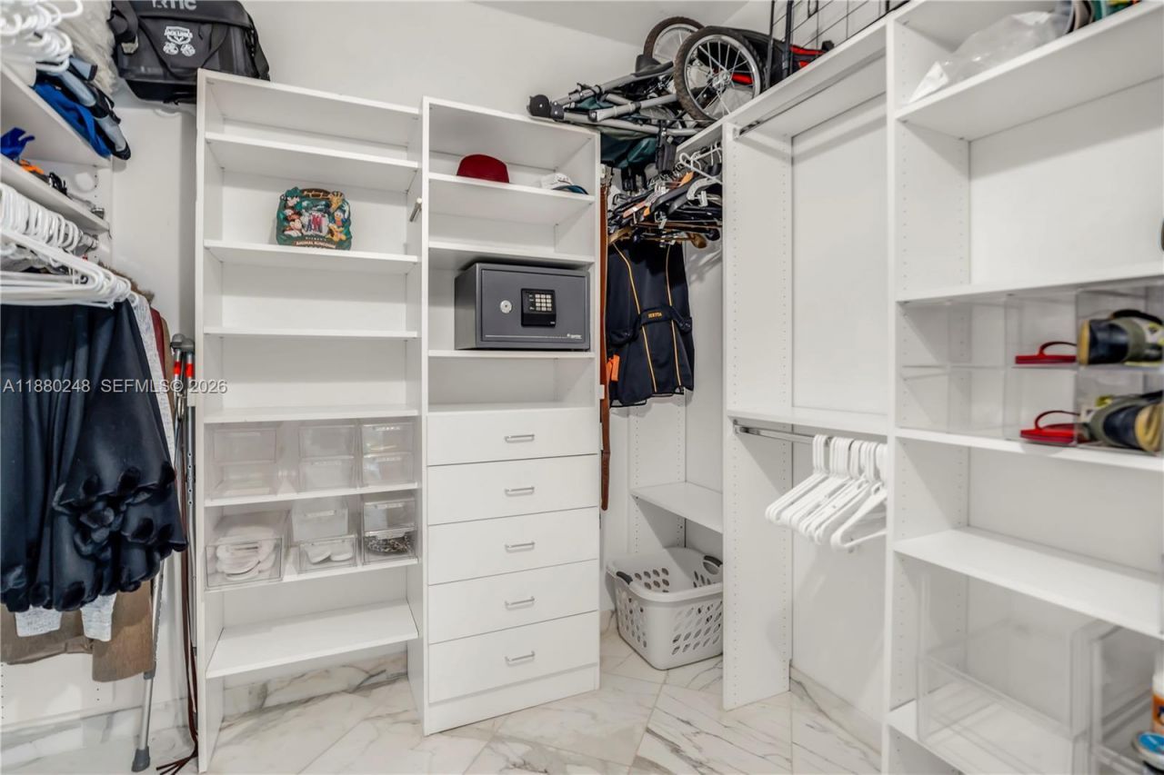 888 Brickell Key Dr, Unit 1807, Miami, FL 33131 Photo