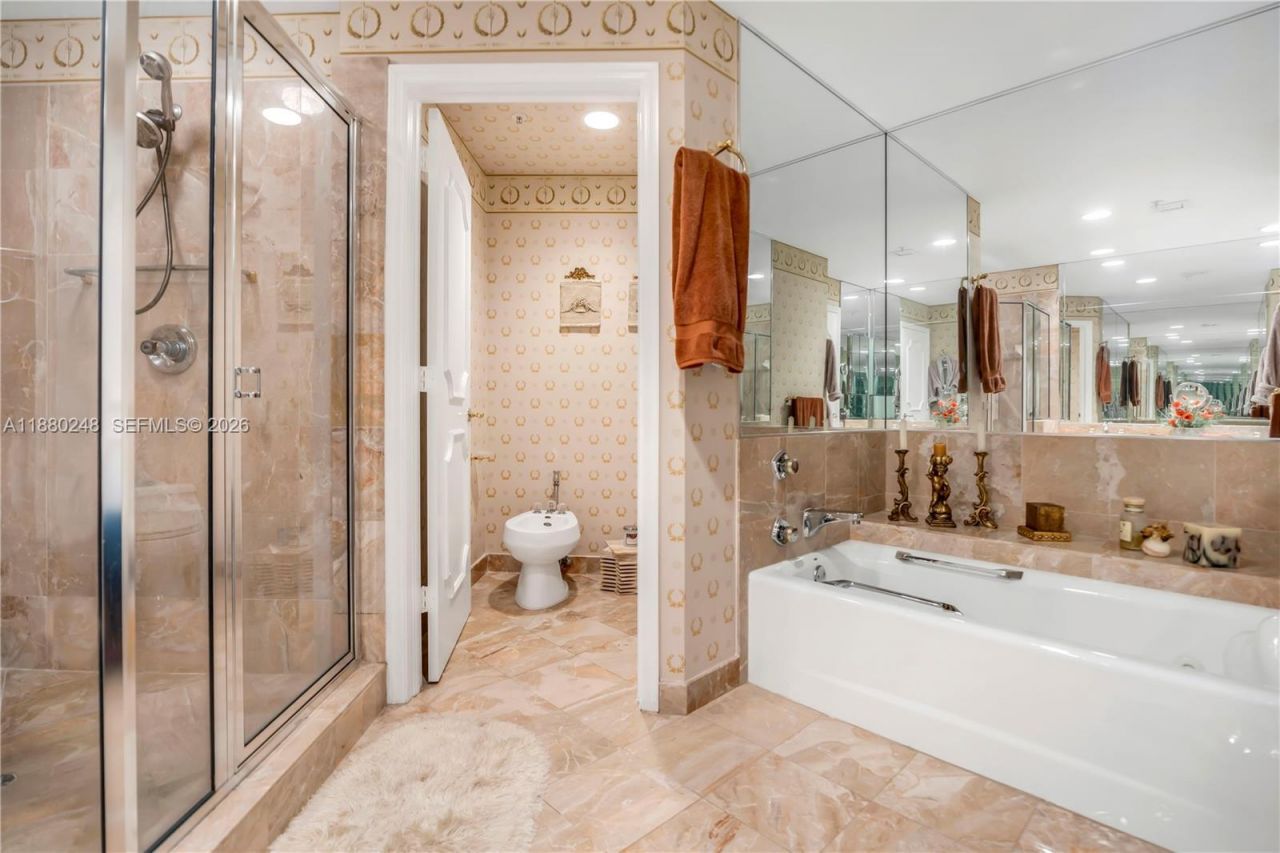 888 Brickell Key Dr, Unit 1807, Miami, FL 33131 Photo