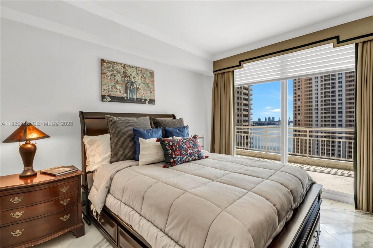 888 Brickell Key Dr, Unit 1807, Miami, FL 33131 Photo