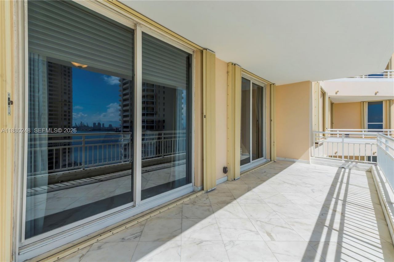 888 Brickell Key Dr, Unit 1807, Miami, FL 33131 Photo