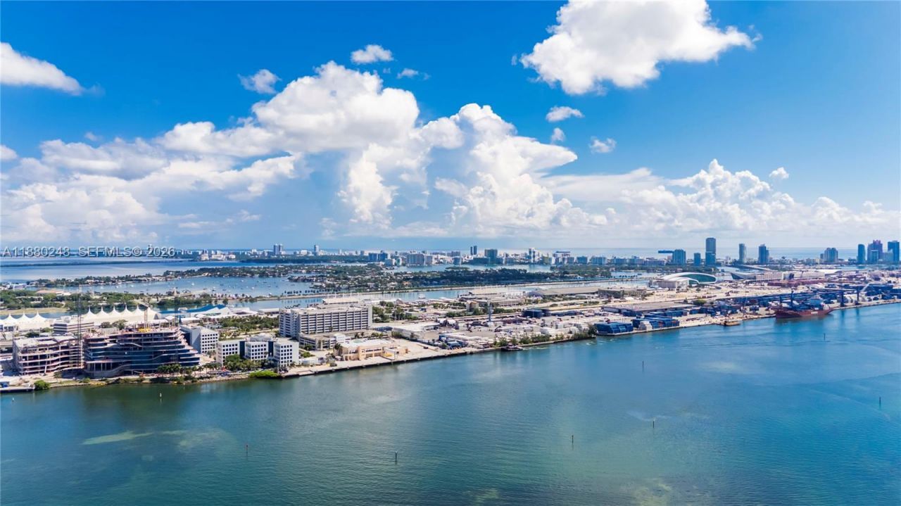 888 Brickell Key Dr, Unit 1807, Miami, FL 33131 Photo