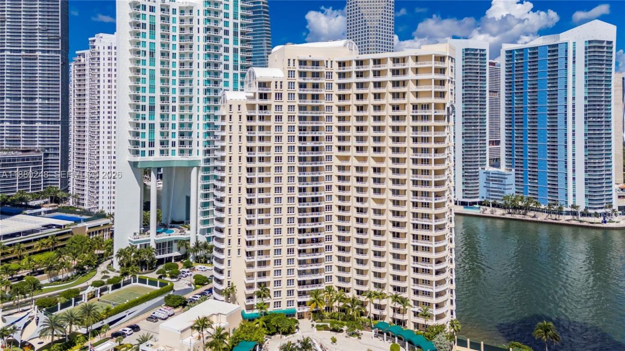 888 Brickell Key Dr, Unit 1807, Miami, FL 33131 Photo