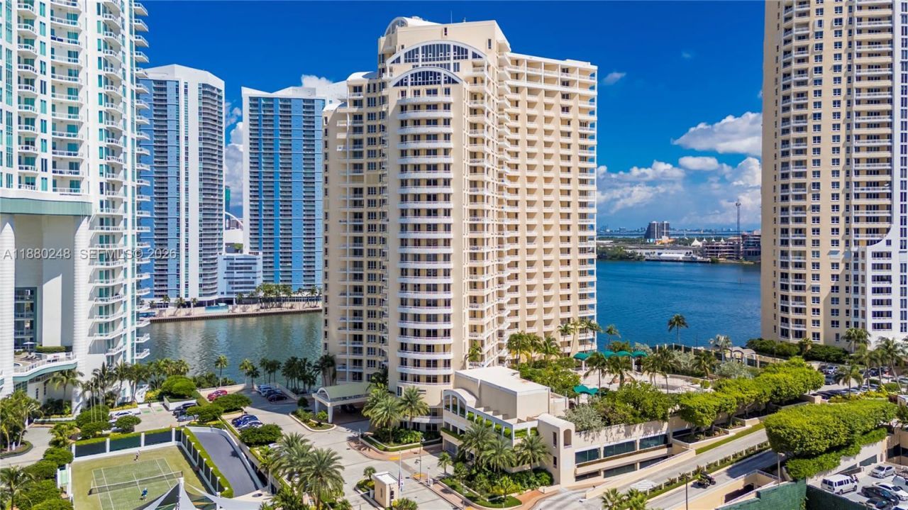 888 Brickell Key Dr, Unit 1807, Miami, FL 33131 Photo