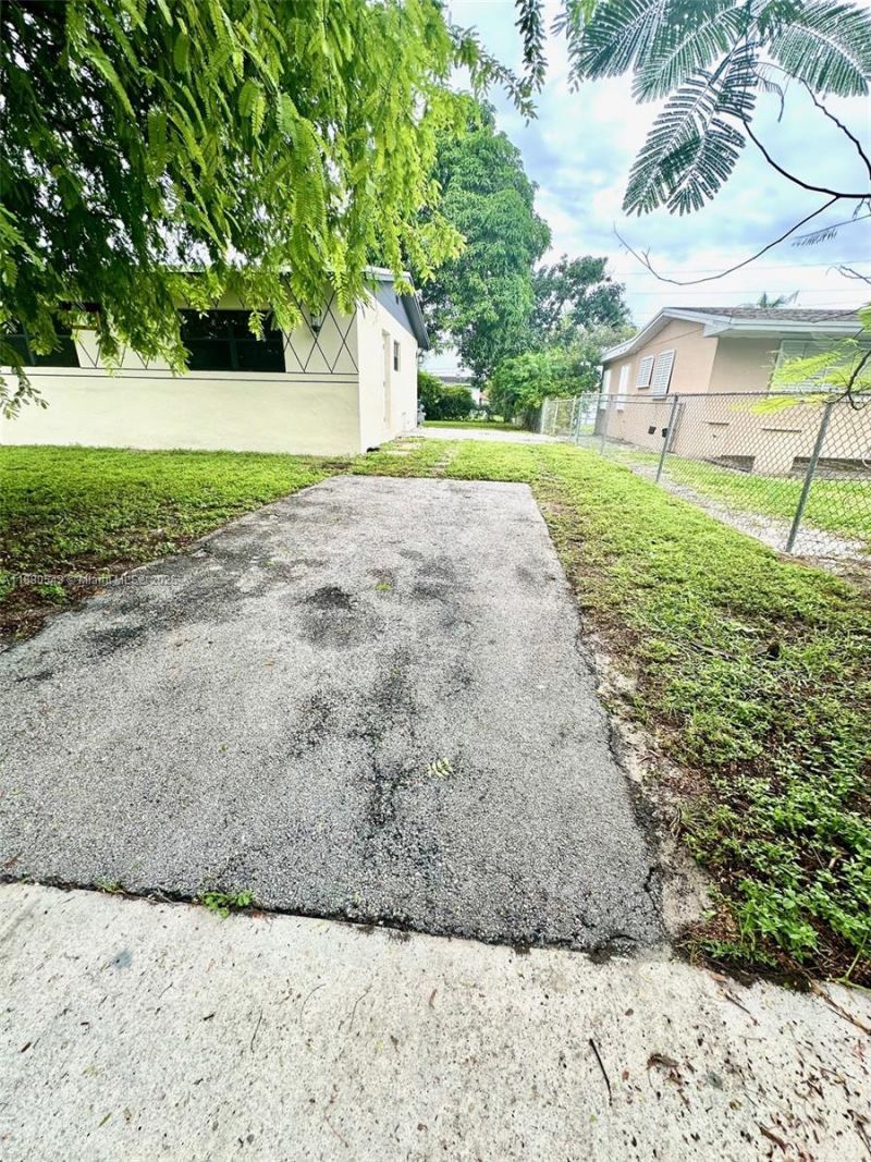1420 NW 174th St, Miami Gardens, FL 33169 Photo