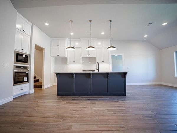 10301 SW 56th Street, Mustang, OK 73064