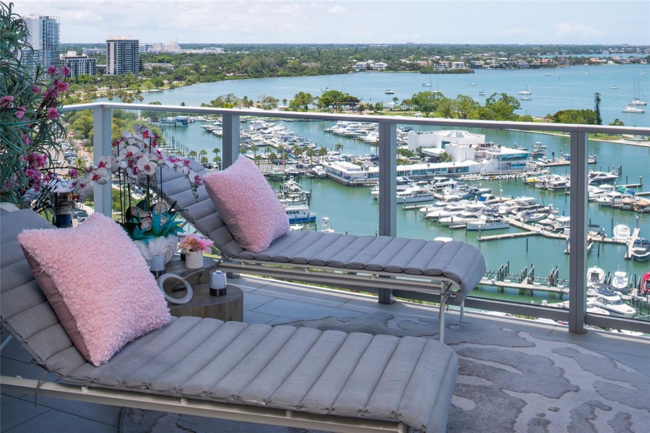 1155 N Gulfstream Avenue, Unit 1607, Sarasota, FL 34236 Photo