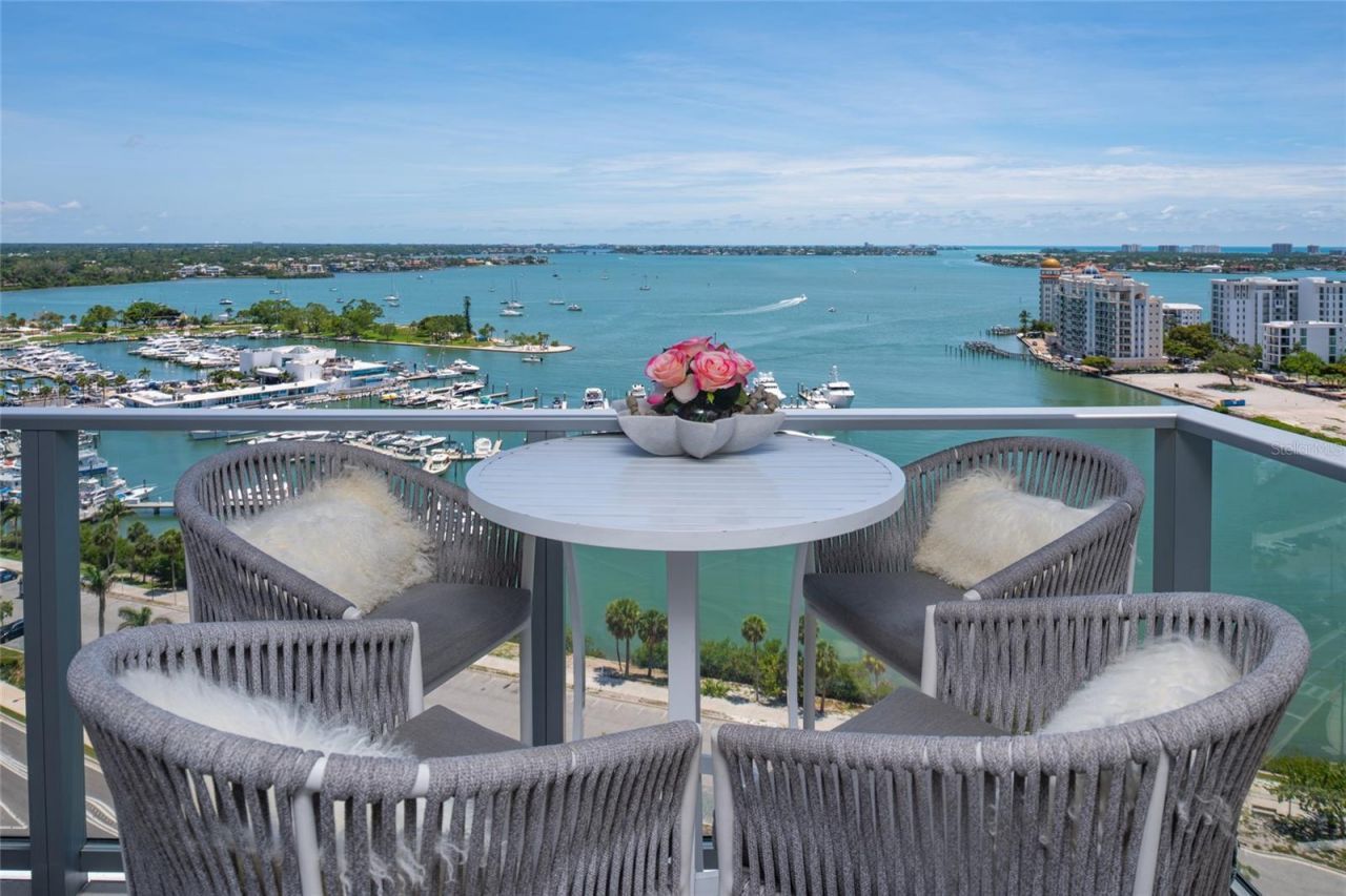 1155 N Gulfstream Avenue, Unit 1607, Sarasota, FL 34236 Photo