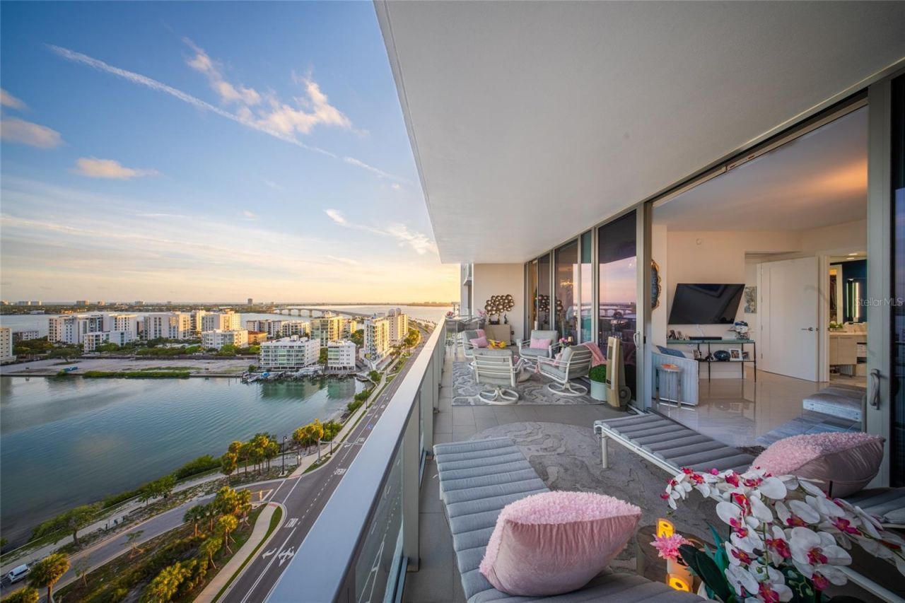 1155 N Gulfstream Avenue, Unit 1607, Sarasota, FL 34236 Photo