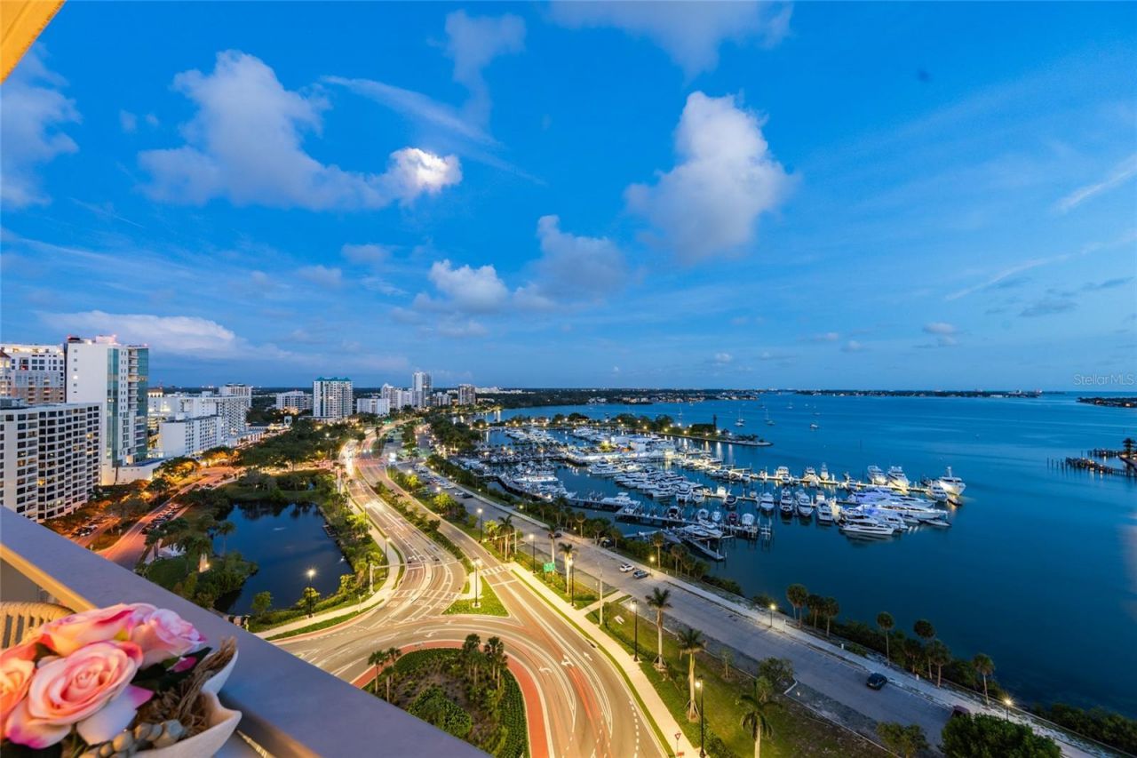 1155 N Gulfstream Avenue, Unit 1607, Sarasota, FL 34236 Photo