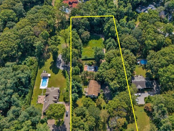 270 Frost Pond Road, Old Brookville, NY 11545