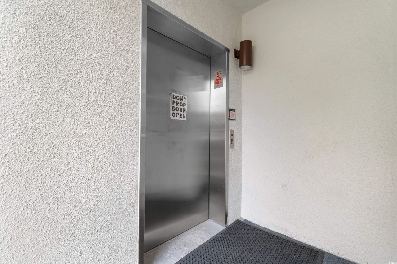 4601 Greenbriar Dr. Photo 5