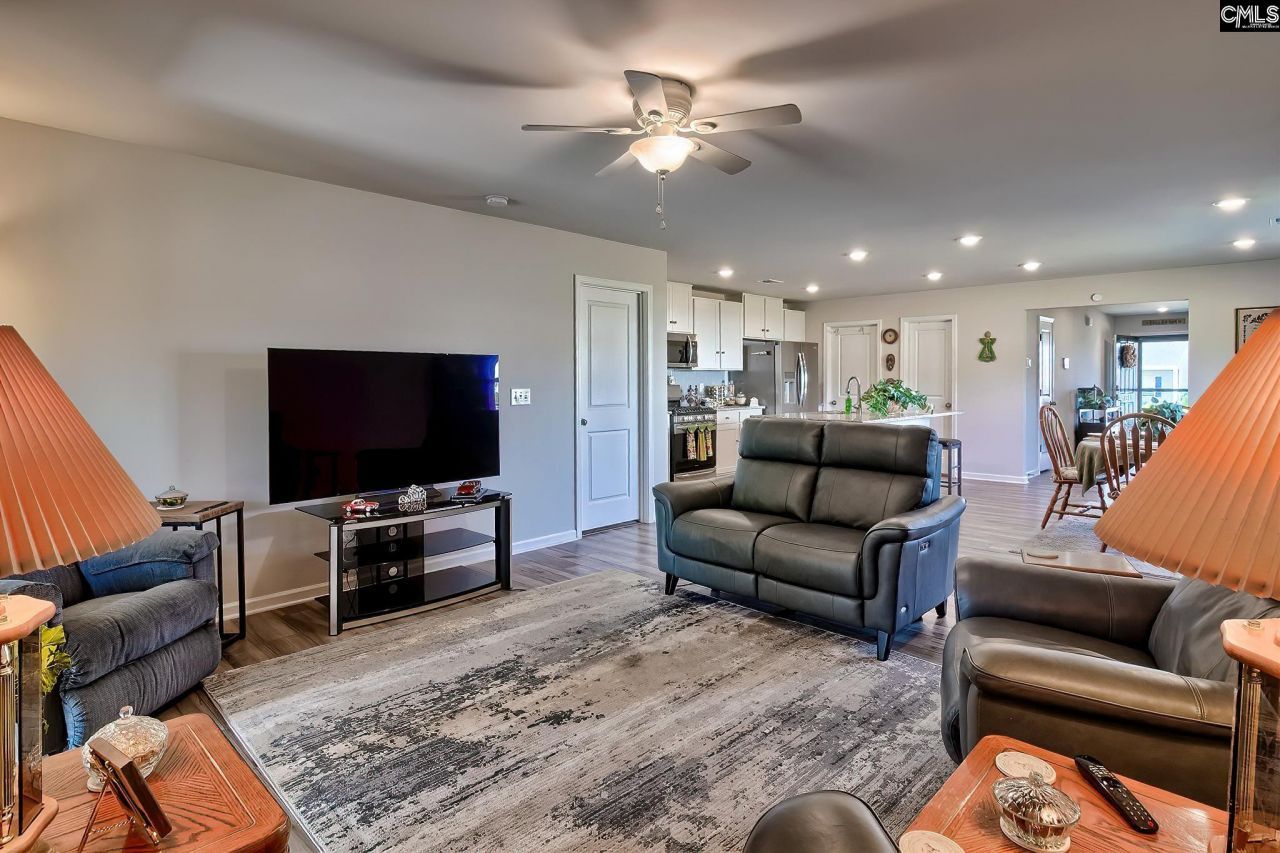 281 Burbage Court Photo 26