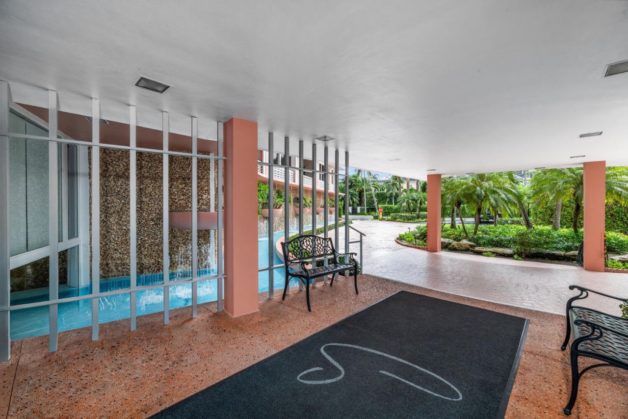 315 S Lake Drive, Unit Ph C, Palm Beach, FL 33480 Photo