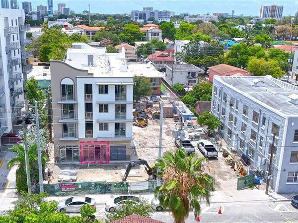 650 SW 1st St, Miami, FL 33130