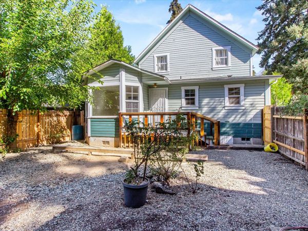 238 Gilbert Avenue, Glendale, OR 97442