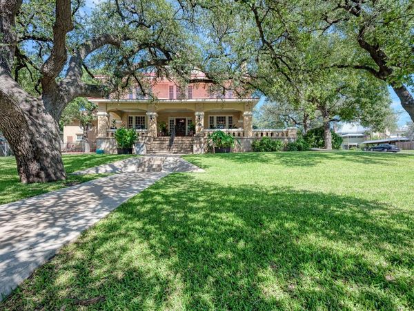 401 W 4th ST, Lampasas, TX 76550