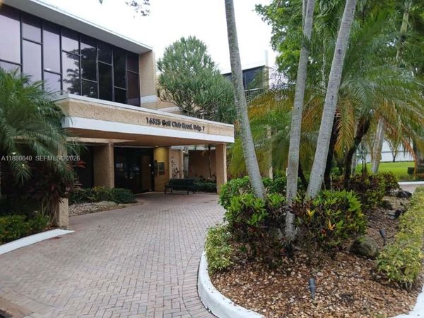 16325 Golf Club Rd, Unit 102, Weston, FL 33326