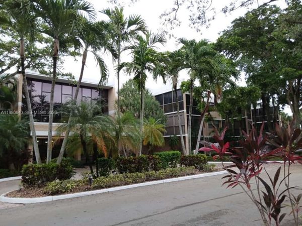 16325 Golf Club Rd, Unit 102, Weston, FL 33326