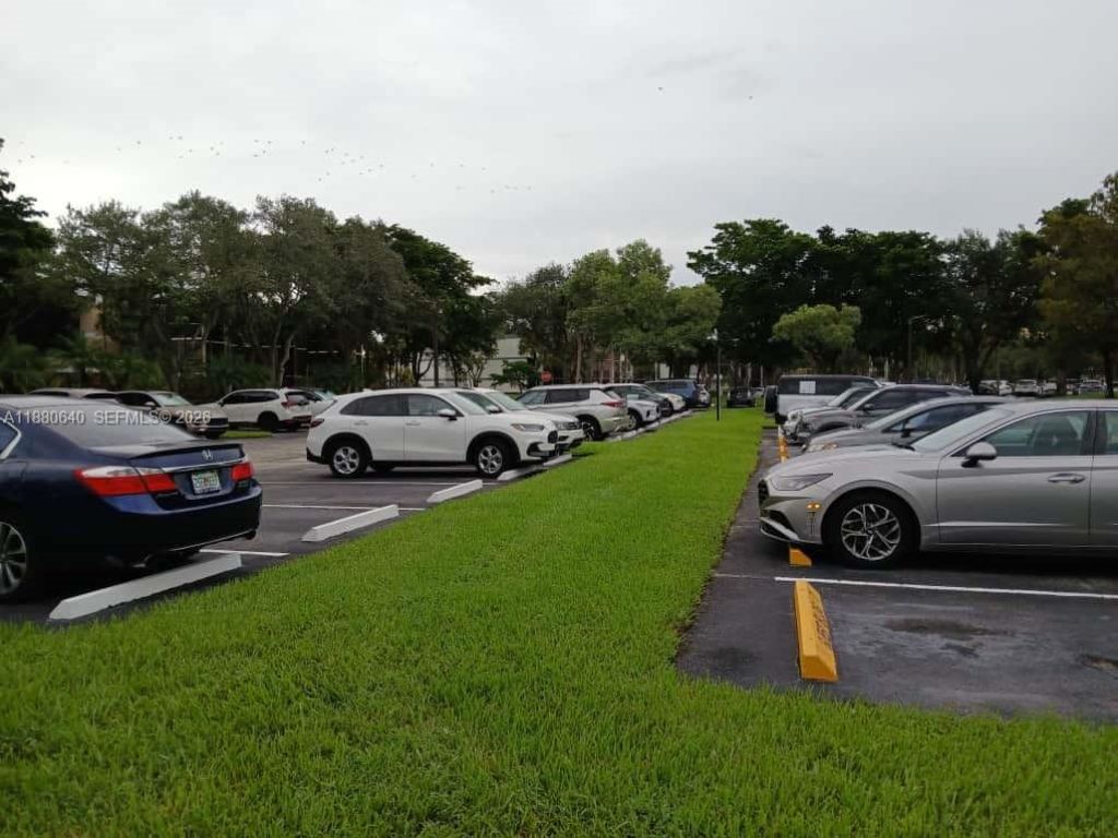 16325 Golf Club Rd, Unit 102, Weston, FL 33326 Photo