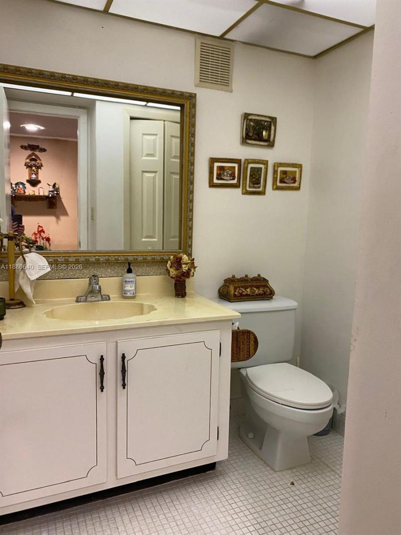 16325 Golf Club Rd, Unit 102, Weston, FL 33326 Photo