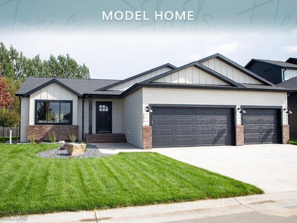 3612 Decorah Way S, Fargo, ND 58104