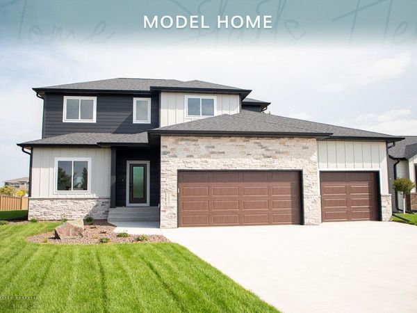 3606 Decorah Way S, Fargo, ND 58104