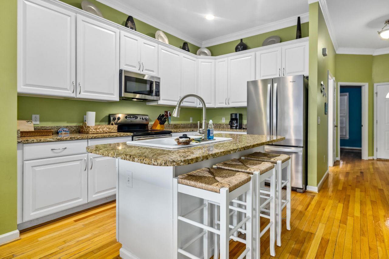 107 W 2nd Street Photo 12