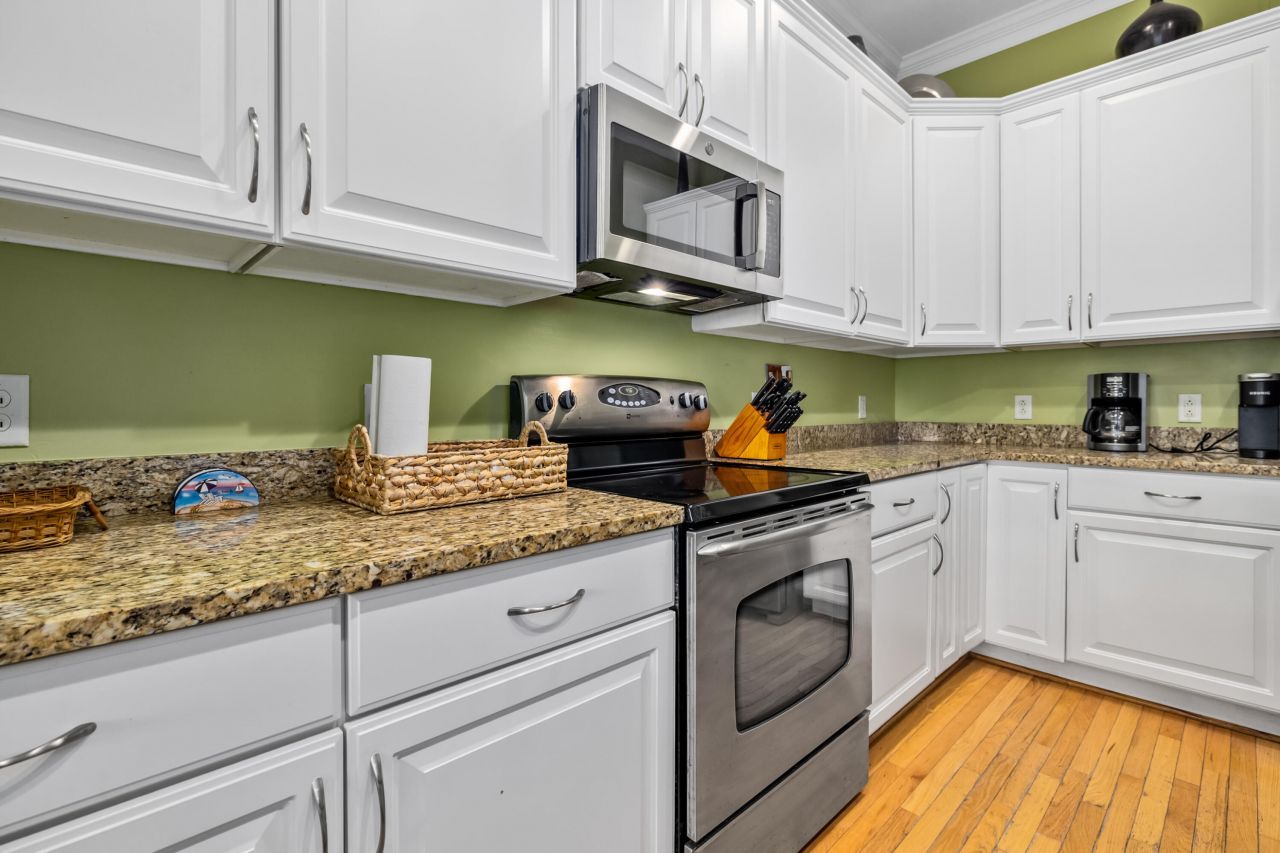 107 W 2nd Street Photo 15