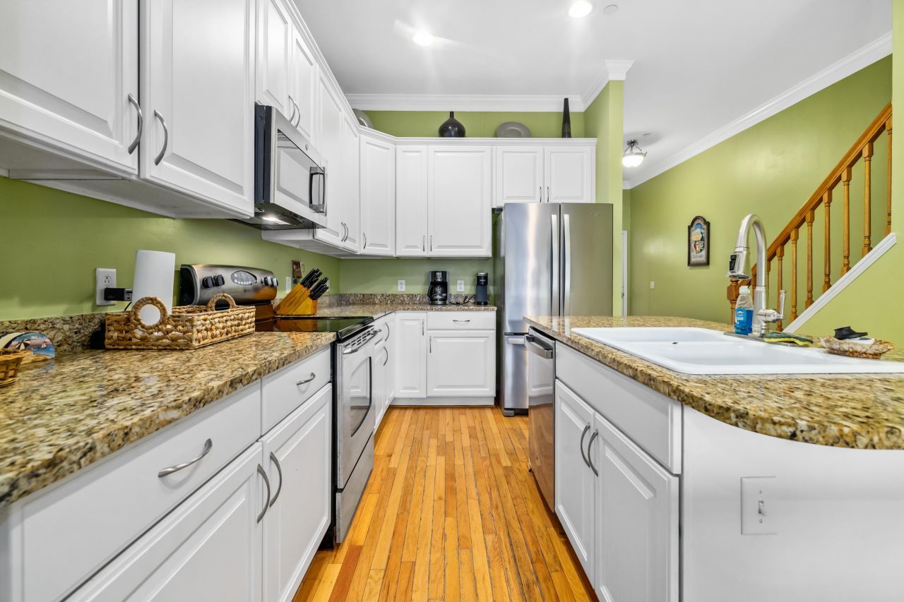 107 W 2nd Street Photo 16