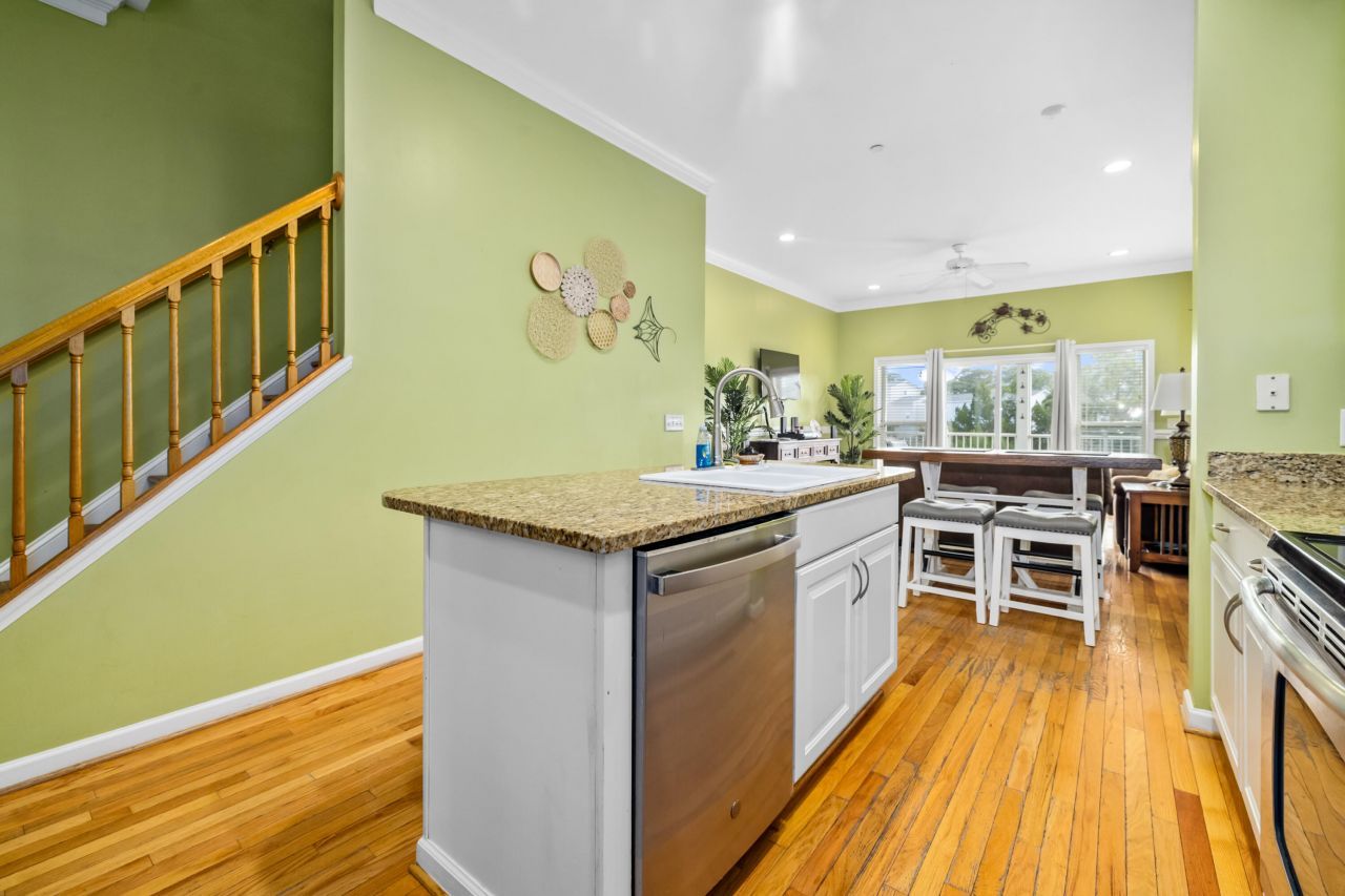 107 W 2nd Street Photo 17