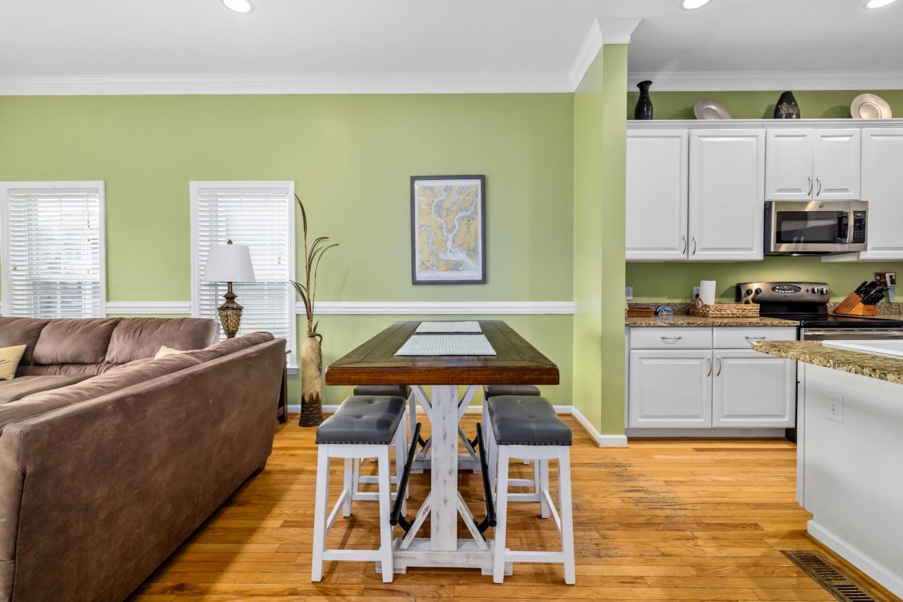 107 W 2nd Street Photo 20