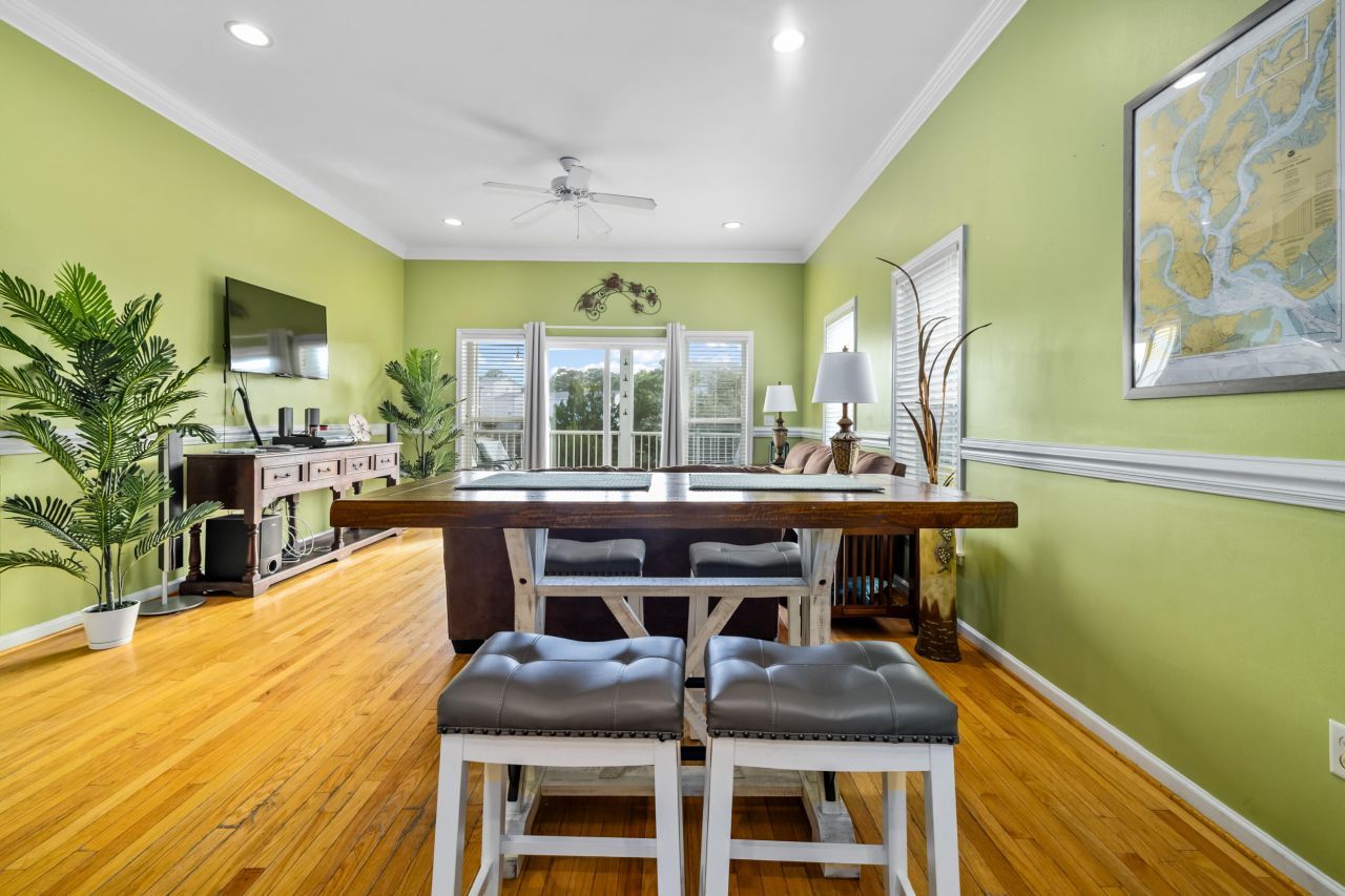 107 W 2nd Street Photo 21