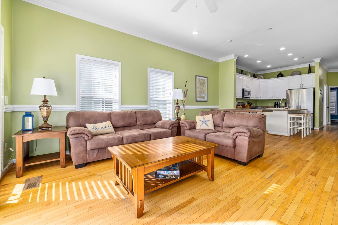 107 W 2nd Street Photo 23