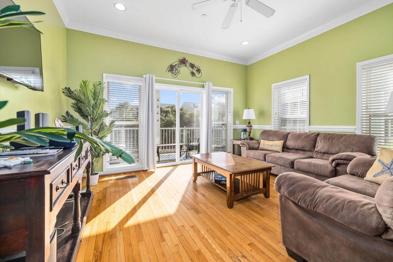 107 W 2nd Street Photo 26