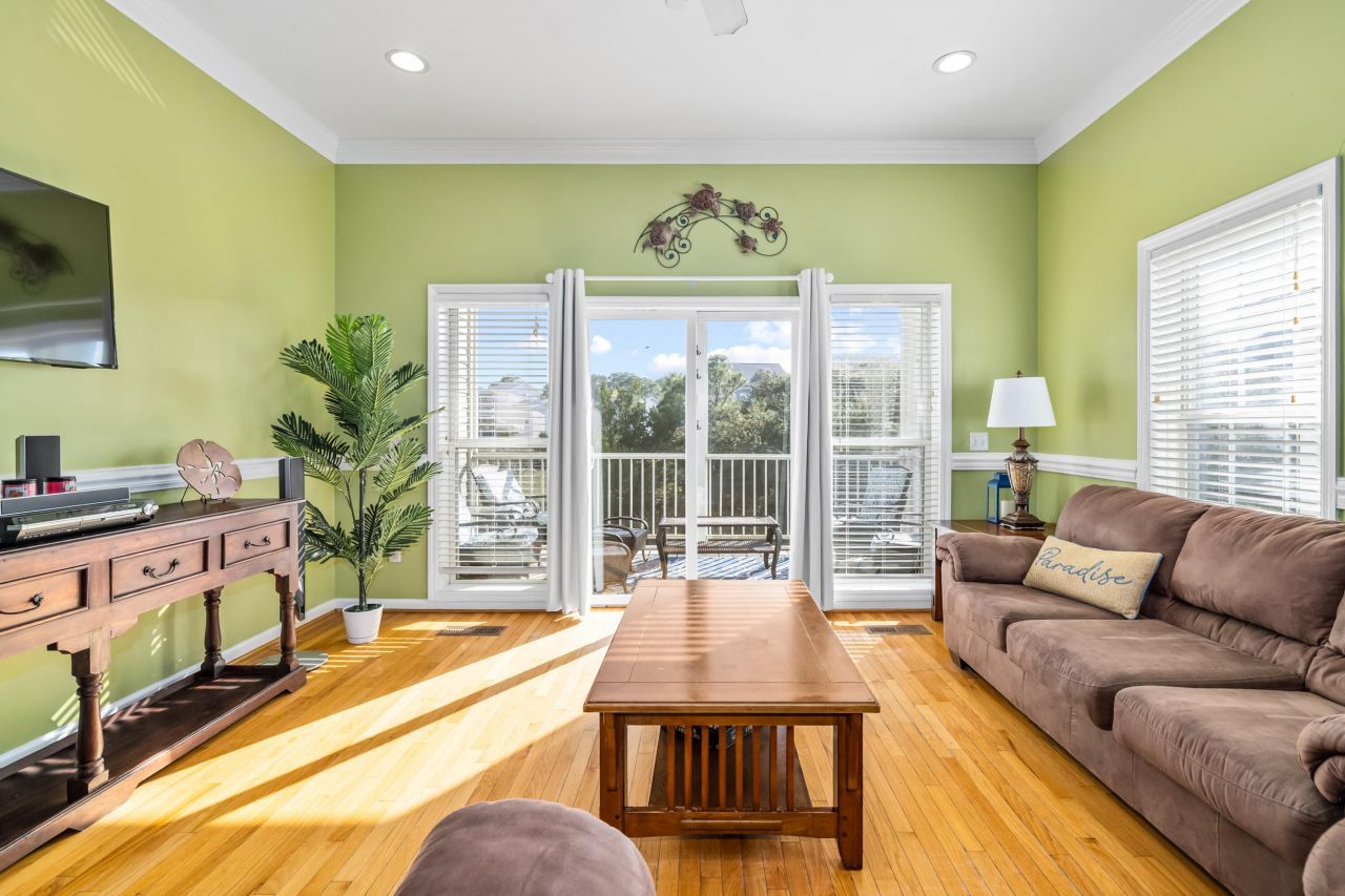 107 W 2nd Street Photo 27