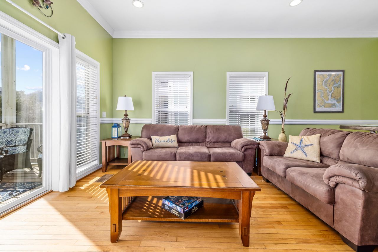 107 W 2nd Street Photo 28