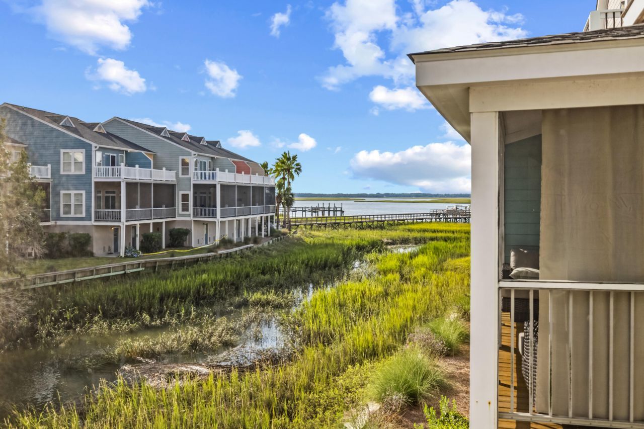 107 W 2nd Street Photo 32