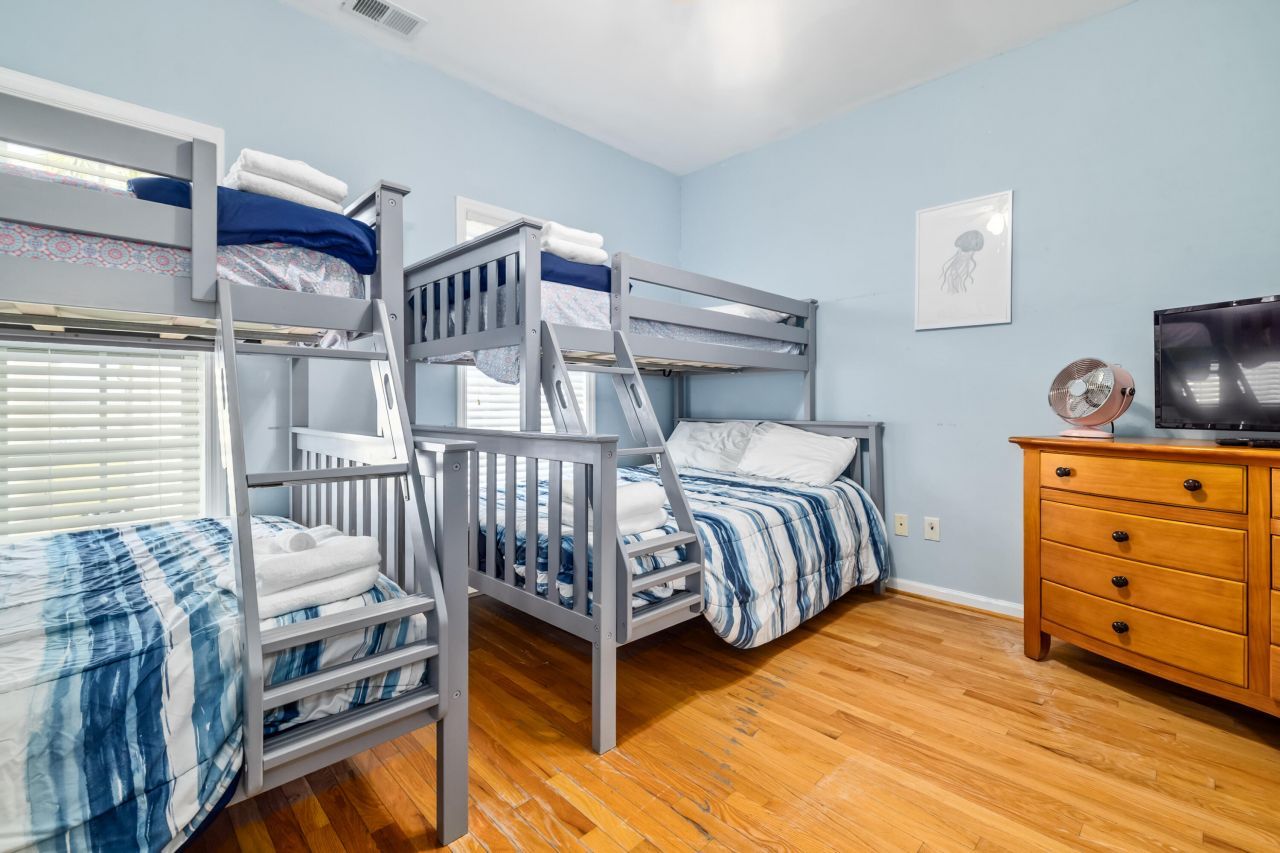 107 W 2nd Street Photo 48