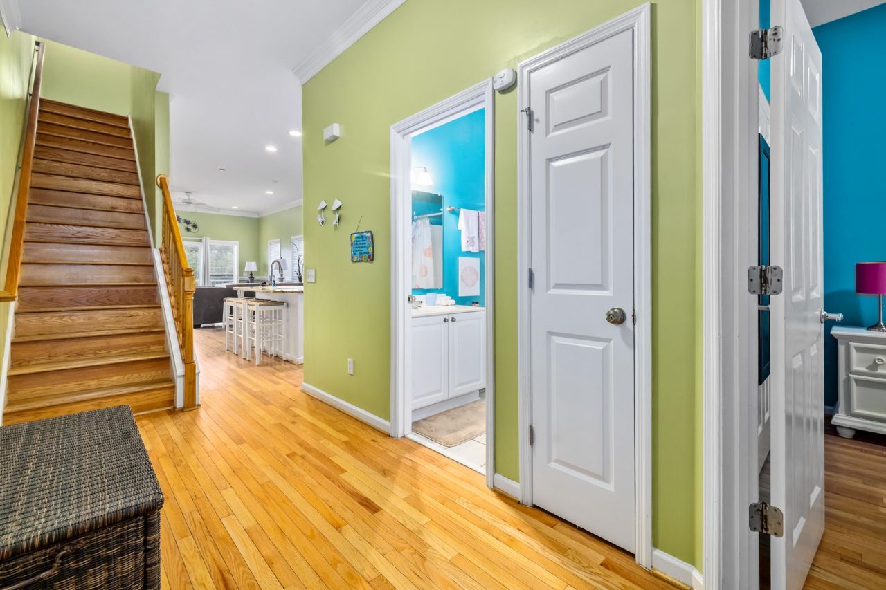 107 W 2nd Street Photo 9