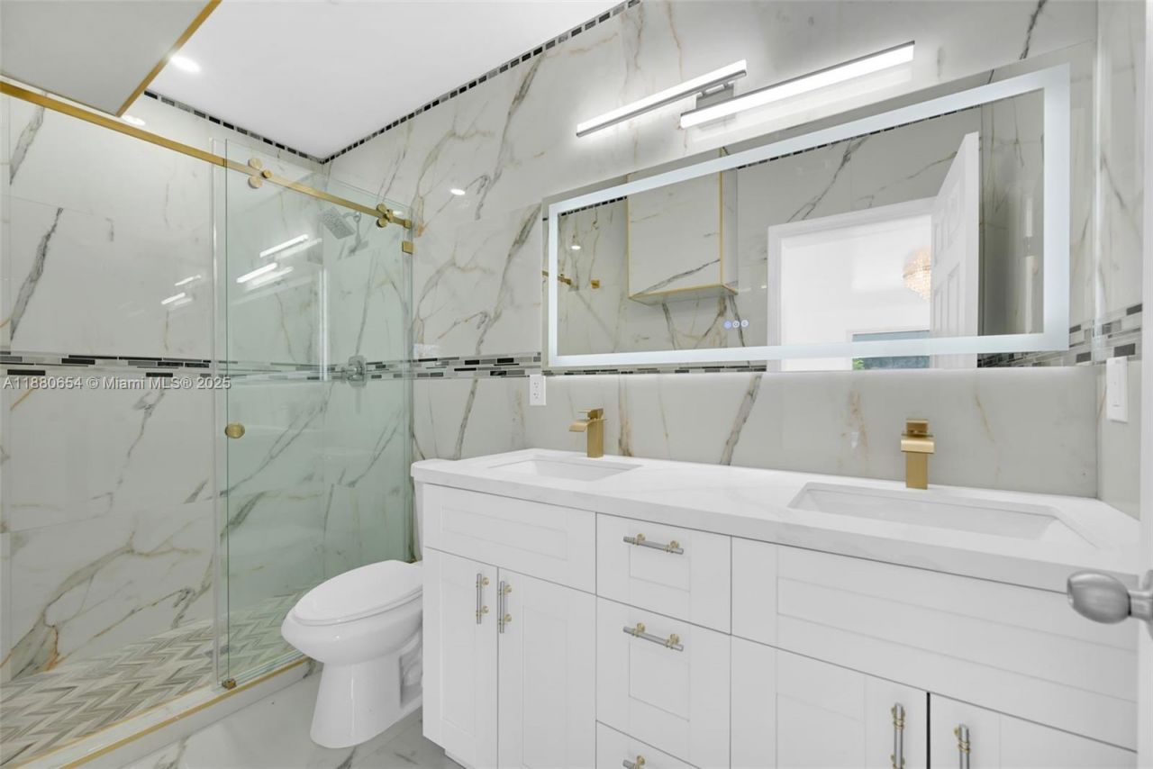 11011 NE 9th Ct, Biscayne Park, FL 33161 Photo